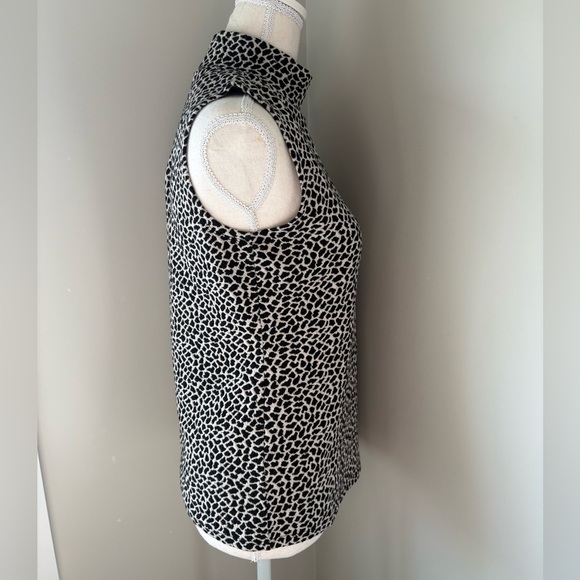 Reitmans Giraffe Print Sleeveless Turtleneck Blouse S - Picture 3 of 11